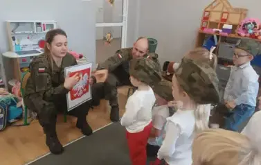Wizyta żołnierzy w oddziałach przedszkolnych 10