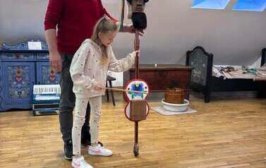 Z kaszubskimi instrumentami w Kościerzynie 1