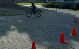 Uczeń zdający egzamin na kartę rowerową