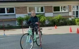 Uczeń zdający egzamin na kartę rowerową