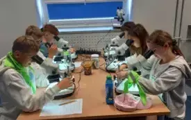 Zajęcia laboratoryjne w akwarium