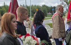 Uroczystości patriotyczno-religijnej przy pomniku 18 Pułku Ułan&oacute;w Pomorskich