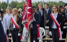 Uroczystości patriotyczno-religijnej przy pomniku 18 Pułku Ułan&oacute;w Pomorskich