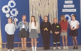 &nbsp; Uroczysty apel z okazji Dnia Edukacji Narodowej &nbsp;&nbsp;