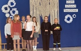 &nbsp; Uroczysty apel z okazji Dnia Edukacji Narodowej &nbsp;&nbsp;