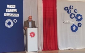 &nbsp; Uroczysty apel z okazji Dnia Edukacji Narodowej &nbsp;&nbsp;