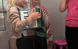 Z kaszubskimi instrumentami w Kościerzynie 6