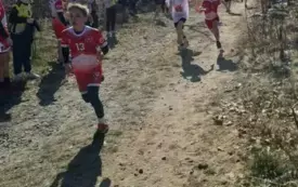 Biegi przełajowe - uczniowie w czasie biegu