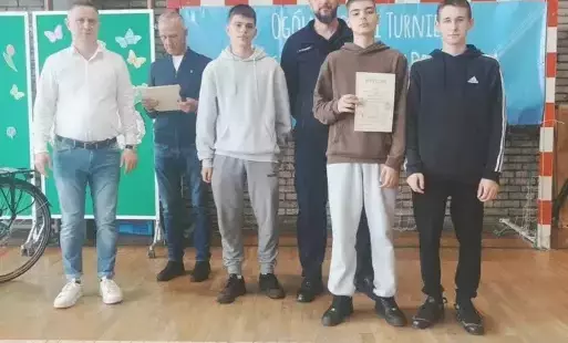 Uczniowie z kl. 8 SP Ogorzeliny biorący udział w Turnieju BRD