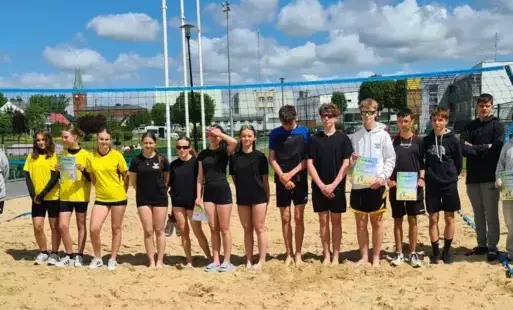 Zdjęcie do II miejsce w Powiatowych Igrzyskach Młodzieży Szkolnej w Siatkówce Plażowej