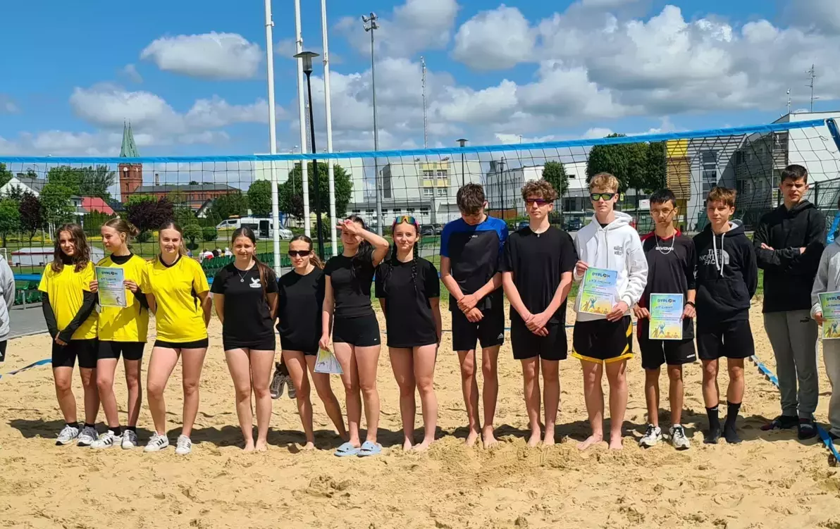 Zdjęcie do II miejsce w Powiatowych Igrzyskach Młodzieży Szkolnej w Siatk&oacute;wce Plażowej