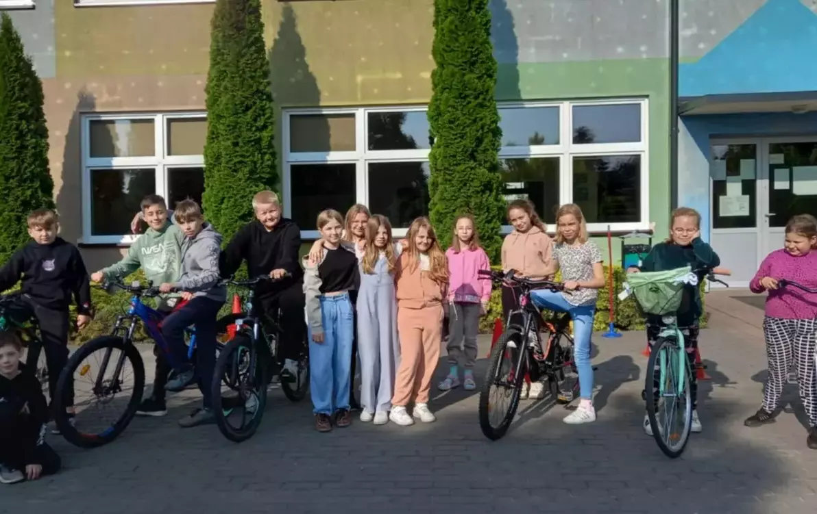 Zdjęcie do Uczniowie z kl. IV zdali egzamin na kartę rowerową