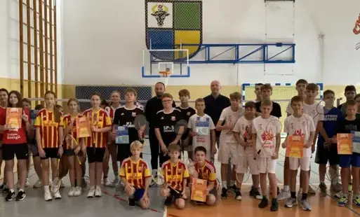 Uczestnicy Powiatowych zawodów w badmintonie