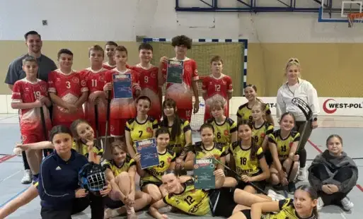 Drużyny z Ogorzelin turniej unihokeja