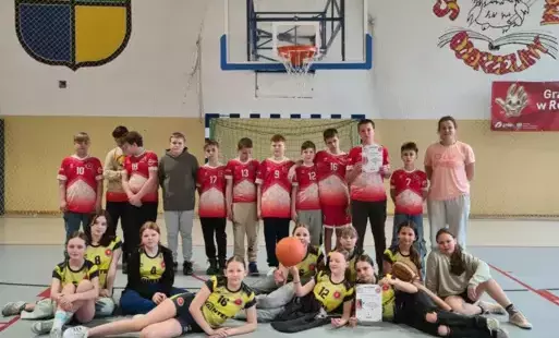 Zdjęcie do Gminne Igrzyska Dzieci w Minikoszykówce Dziewcząt i Chłopców